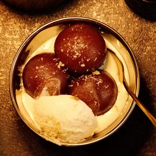 Gulab Jamun with Ice Cream
